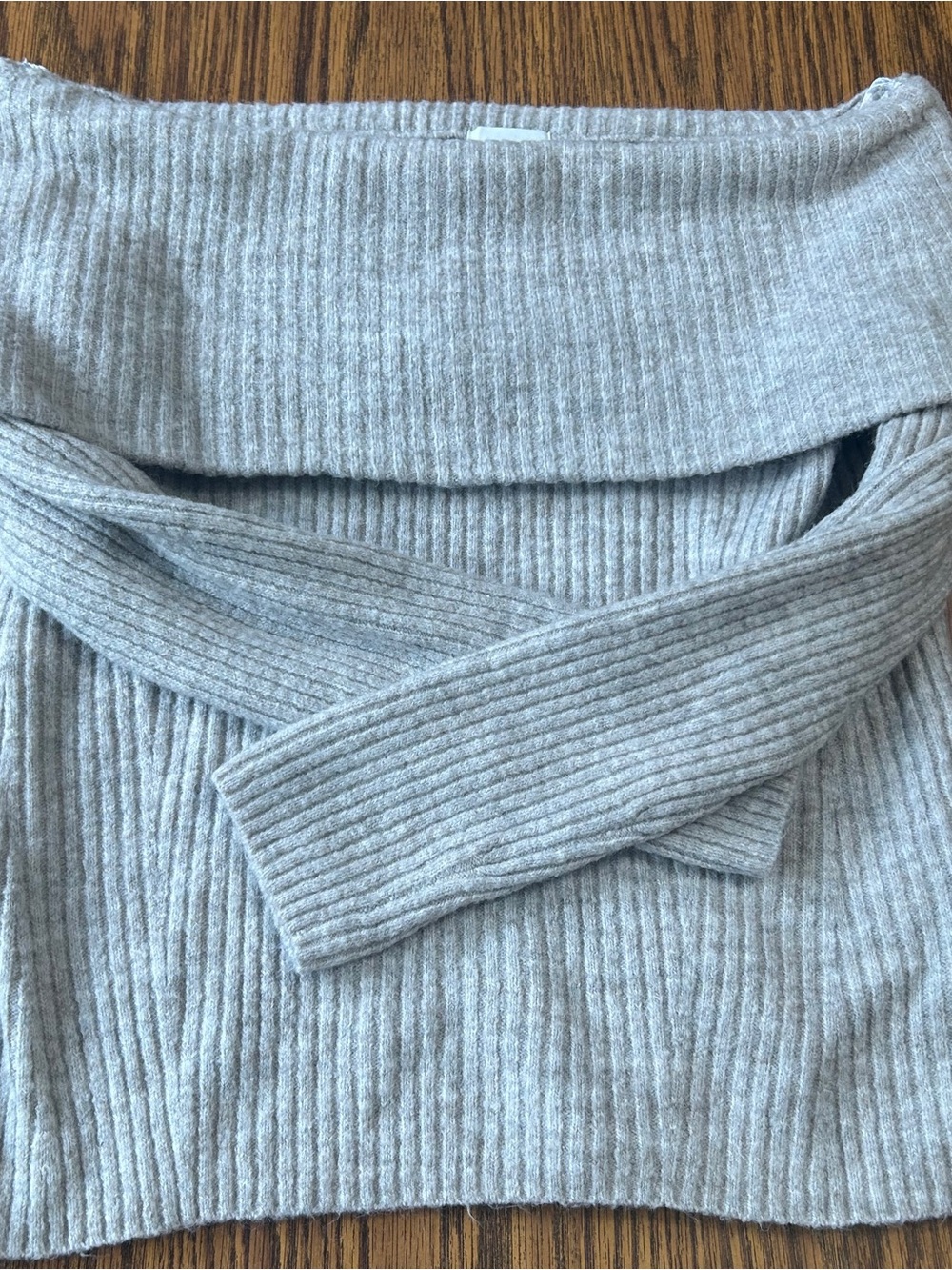 H&M Off-Shoulder Ribbed Sweater - Light Gray